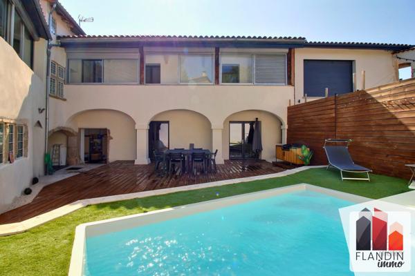 Maison 173 m² – 5 pièces + T3 indépendant – Charly