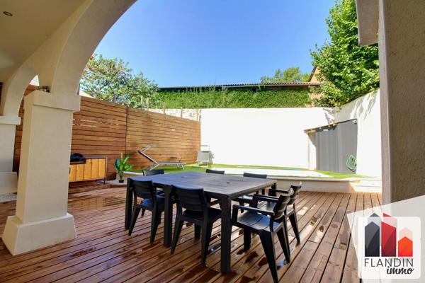 Maison 173 m² – 5 pièces + T3 indépendant – Charly