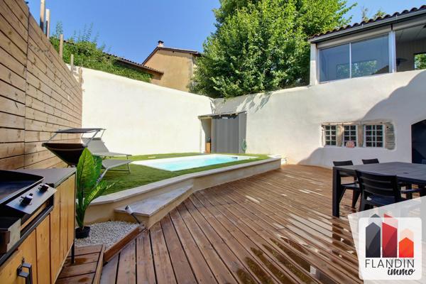 Maison 173 m² – 5 pièces + T3 indépendant – Charly