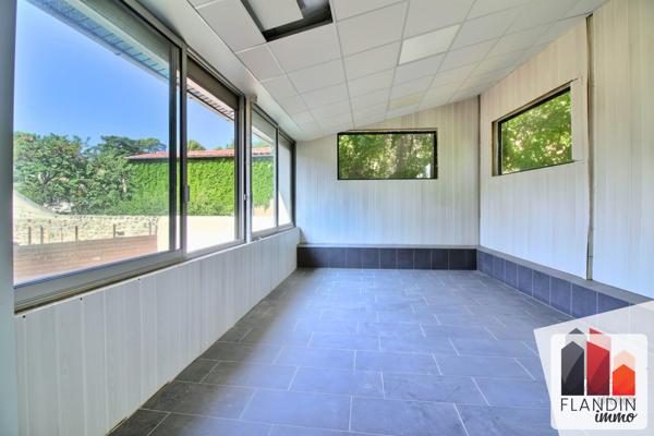 Maison 173 m² – 5 pièces + T3 indépendant – Charly