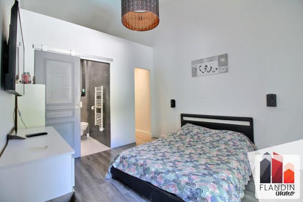 Maison 173 m² – 5 pièces + T3 indépendant – Charly