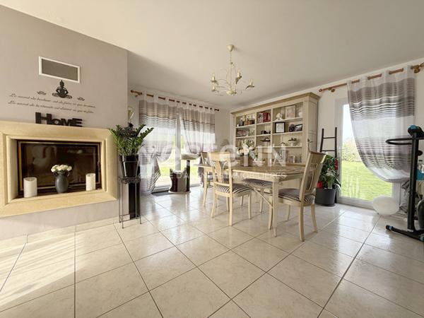 NAIZIN - Jolie maison à vendre 4 chambres, sous-sol complet et son joli jardin de 1390 m²