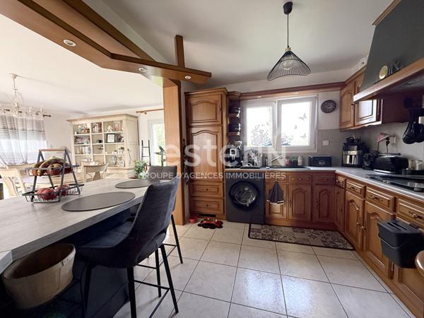 NAIZIN - Jolie maison à vendre 4 chambres, sous-sol complet et son joli jardin de 1390 m²