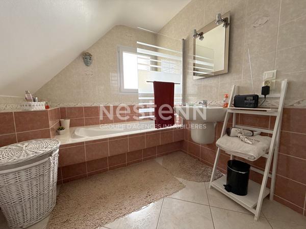 NAIZIN - Jolie maison à vendre 4 chambres, sous-sol complet et son joli jardin de 1390 m²