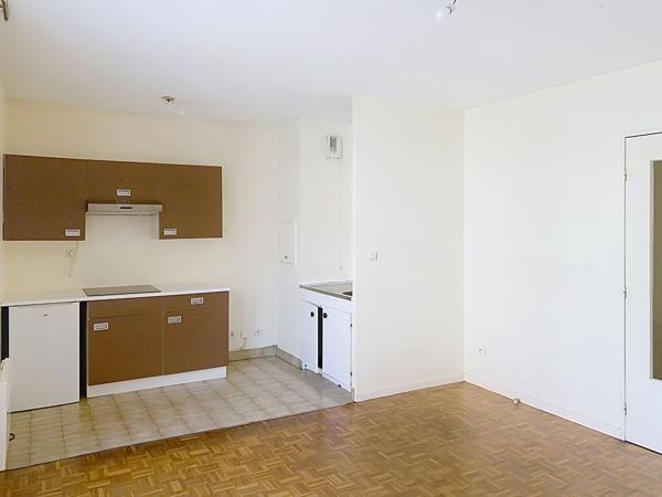 LYON 3 - LACASSAGNE / ROUGET DE L'ISLE - T1 D'ENVIRON 31 M² AVEC PARKING ET CAVE EN SOUS-SOL