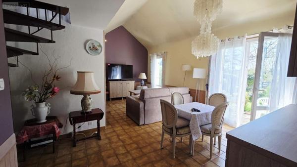 Maison à vendre à Noyal-sur-Vilaine en Ille-et-Vilaine (35530), ref : 019/5367 MCB   
centre ville