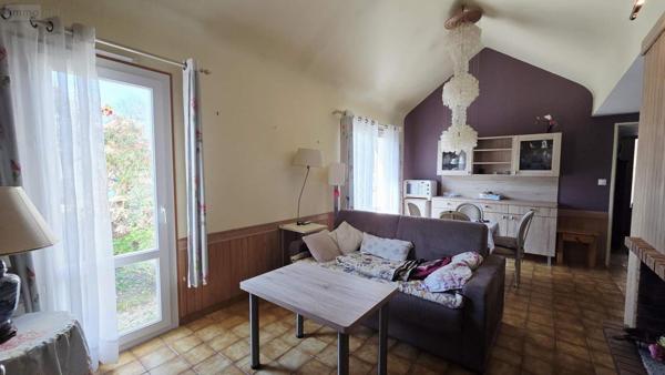 Maison à vendre à Noyal-sur-Vilaine en Ille-et-Vilaine (35530), ref : 019/5367 MCB   
centre ville