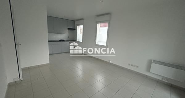 Location Appartement 2 pièces 38.63 m² - Savigny-le-temple 77176