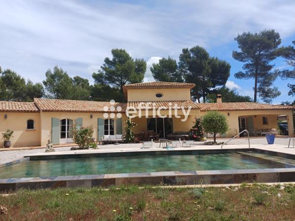 Maison
         5 pièces
        - 220 m² 842 000 € *