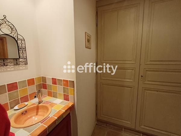 Maison
         5 pièces
        - 220 m² 842 000 € *