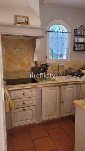 Maison
         5 pièces
        - 220 m² 842 000 € *