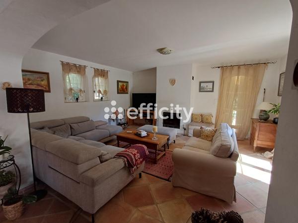 Maison
         5 pièces
        - 220 m² 842 000 € *