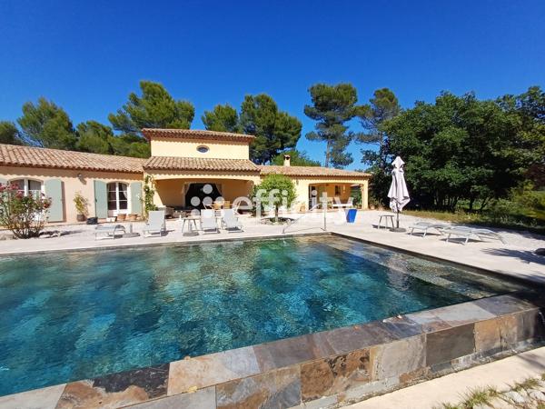 Maison
         5 pièces
        - 220 m² 842 000 € *