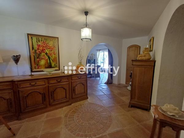 Maison
         5 pièces
        - 220 m² 842 000 € *