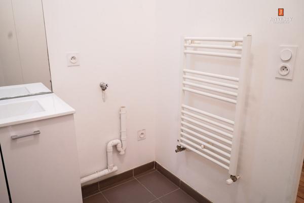 JINVESTY - APPARTEMENT T3 AVEC TERRASSE ET PARKING - LORIENT - ENTRE CENTRE VILLE ET HOPITAL - IMMEUBLE NEUF