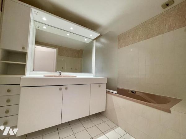 LA BAULE ESCOUBLAC CENTRE - Appartement T4 Duplex en dernier étage avec terrasse sur l'arrière