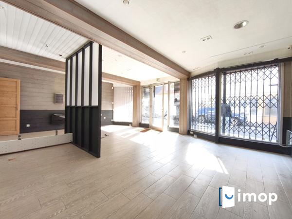 Local commercial avec vitrine
