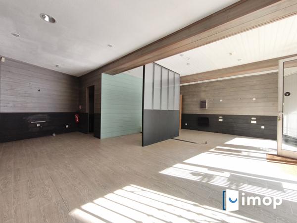 Local commercial avec vitrine