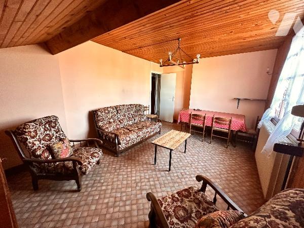 INVESTISSEMENT 3 Appartements à rénover dans une maison complète sans copropriété