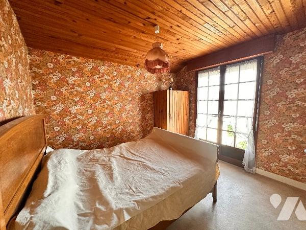 INVESTISSEMENT 3 Appartements à rénover dans une maison complète sans copropriété