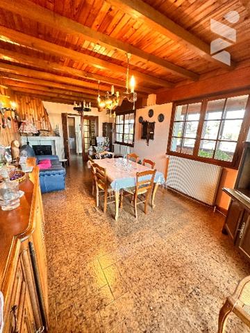 INVESTISSEMENT 3 Appartements à rénover dans une maison complète sans copropriété