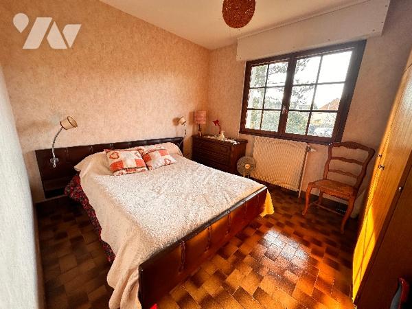 INVESTISSEMENT 3 Appartements à rénover dans une maison complète sans copropriété
