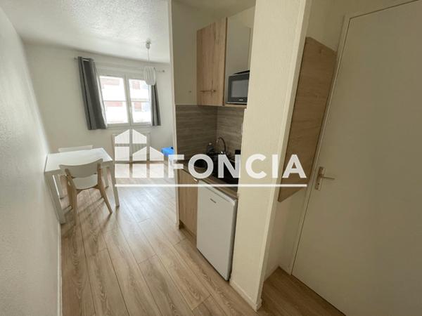 Location Studio meublé 15.62 m² - 31 RUE CLAUDE GENIN Grenoble 38100
