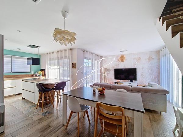 Maison T4 3 chambres 87 m² piscine et garage