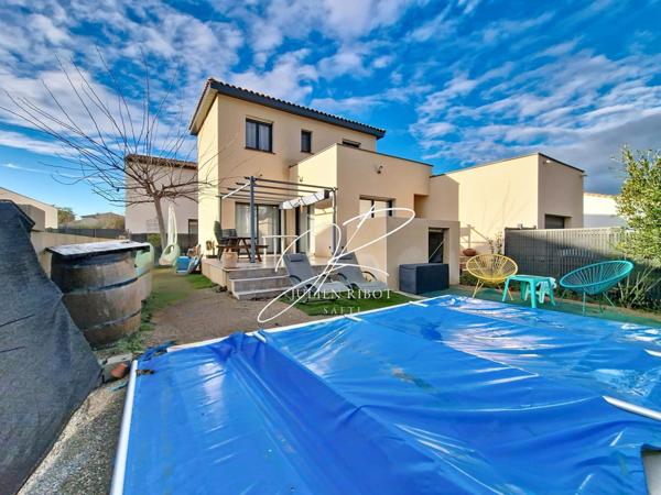 Maison T4 3 chambres 87 m² piscine et garage