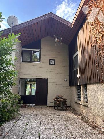 Maison d'architecte de 152m2 sur belle parcelle de 21 ares au calme d'une impasse
