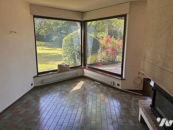 Maison d'architecte de 152m2 sur belle parcelle de 21 ares au calme d'une impasse