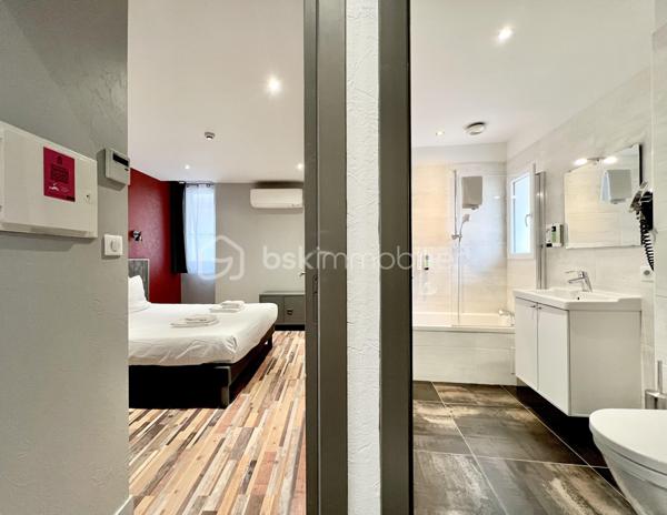 Local d'activités de 1 300 m²