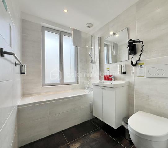 Local d'activités de 1 300 m²