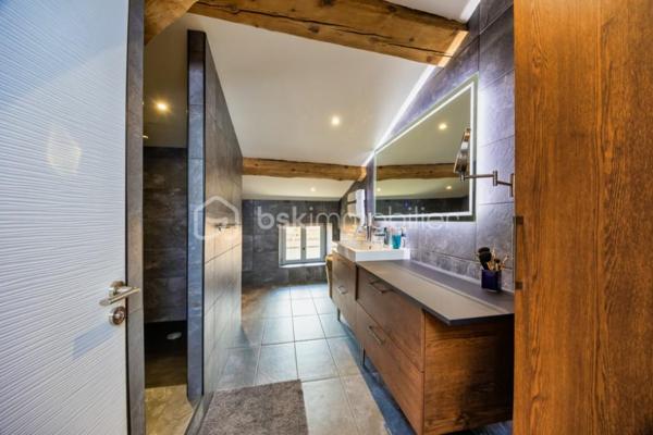 Local d'activités de 1 300 m²