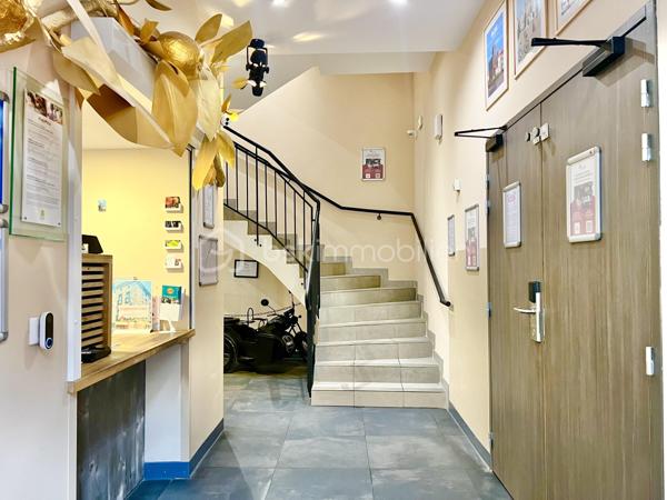 Local d'activités de 1 300 m²