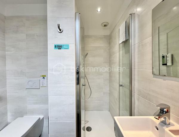 Local d'activités de 1 300 m²