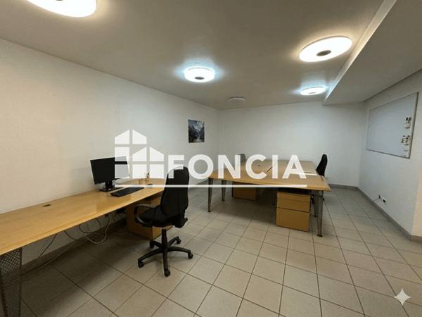 Location Local commercial 2 pièces 74.9 m² - Saint -Jorioz 74410