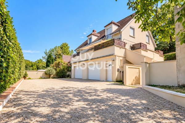Maison coup de coeur de 240 m² avec piscine, appartement indépendant et double box à Mouy