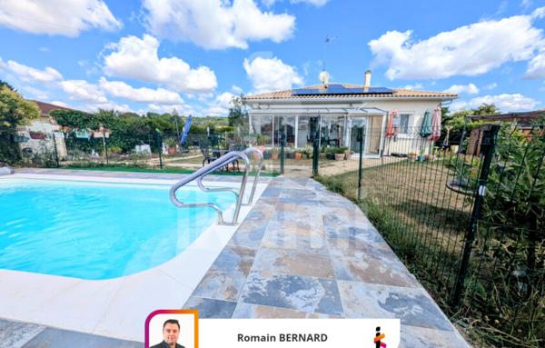 Maison familiale 4 chambres avec suite parentale, panneaux solaires et piscine.