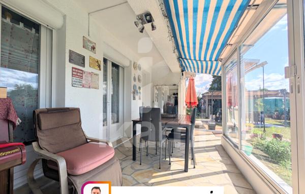 Maison familiale 4 chambres avec suite parentale, panneaux solaires et piscine.