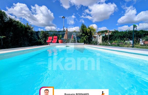 Maison familiale 4 chambres avec suite parentale, panneaux solaires et piscine.