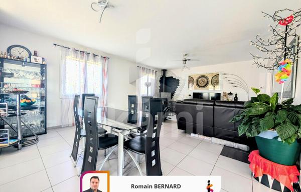 Maison familiale 4 chambres avec suite parentale, panneaux solaires et piscine.