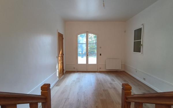 Maison à louer    6 pièces •  Soisy-sur-Seine