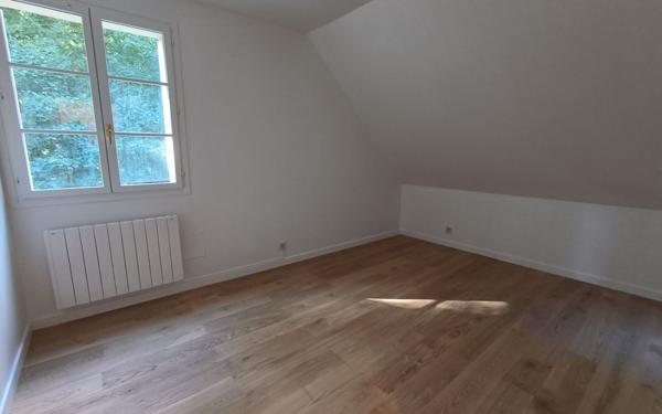 Maison à louer    6 pièces •  Soisy-sur-Seine