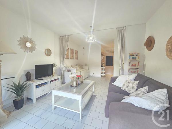 Appartement F1 à vendre  1 pièce - 25,50 m2 HYERES - 83