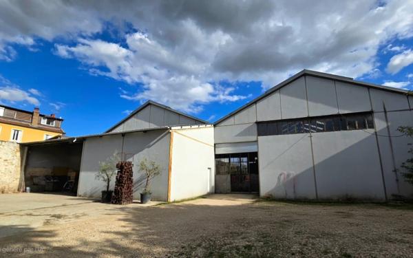 Maison à vendre    2 pièces •  Viry-Châtillon