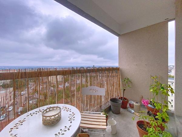 Investissement Limoges. Grand appartement de type 1 avec locataire en place, très bonne rentabilité