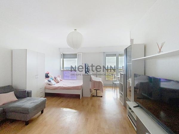 Investissement Limoges. Grand appartement de type 1 avec locataire en place, très bonne rentabilité