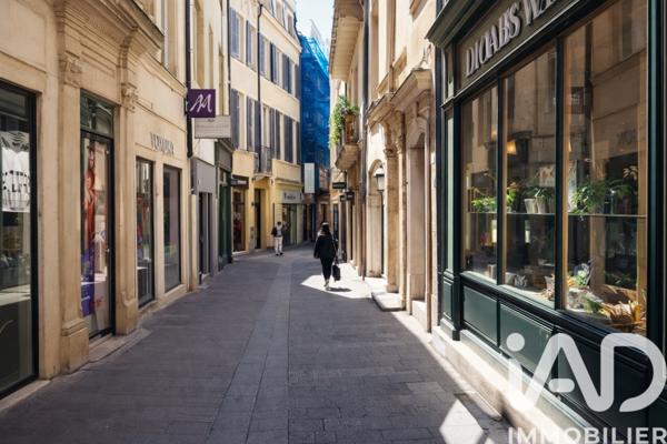 Droit au bail à vendre 65 m² Nîmes