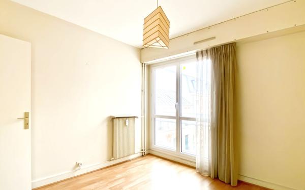 Appartement à vendre    2 pièces • 47,75 m2 Versailles